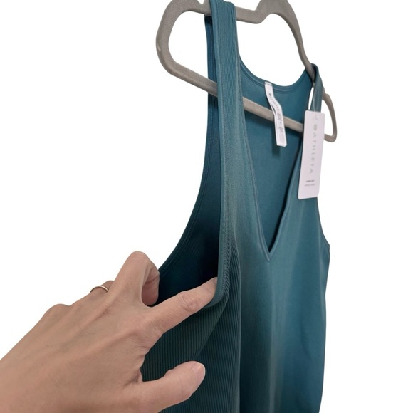 NWT Athleta Aurora Ribbed V-Neck Tank Teal Size 1X - Picture 5 of 7